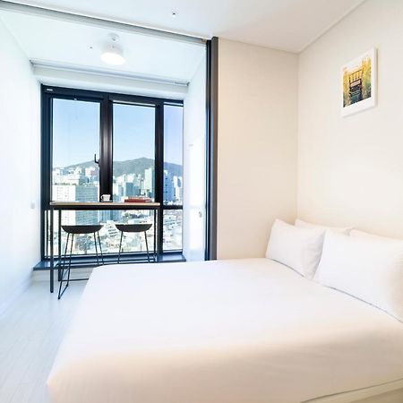 From H Reposant Hotel Busnan Seomyeon Busan Exterior photo