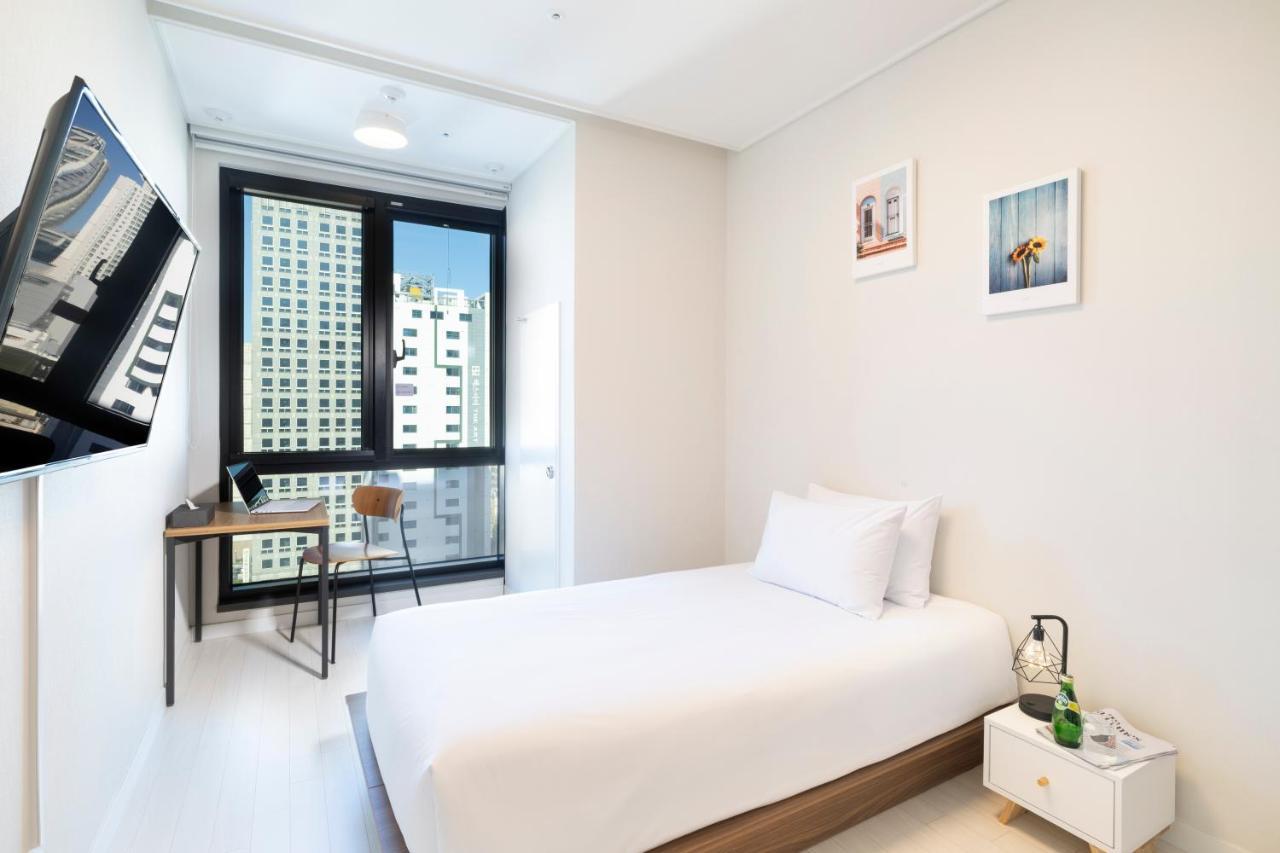 From H Reposant Hotel Busnan Seomyeon Busan Exterior photo